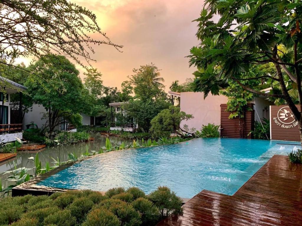 Lumphawa Amphawa Resort Samut Songkhram Exterior foto
